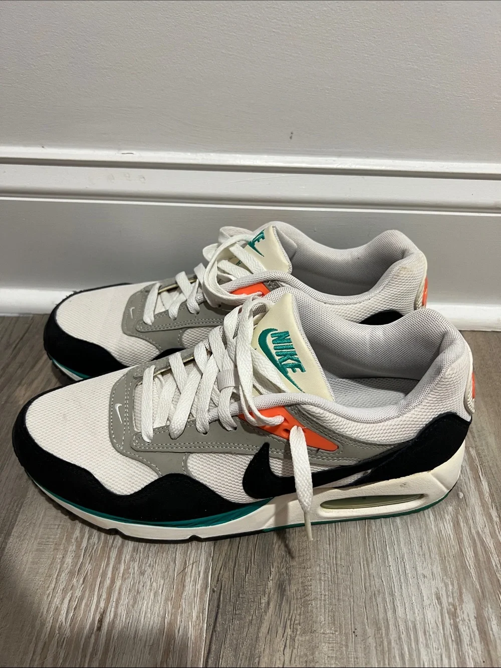 Women’s Nike Air Max Correlate Size 10